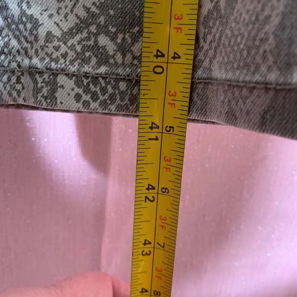 EUC Lane Bryant Stretch Denim Snakeskin print skinny jeans - Picture 7 of 7